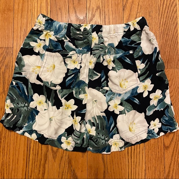 J. Jill Floral Shorts - Picture 5 of 6